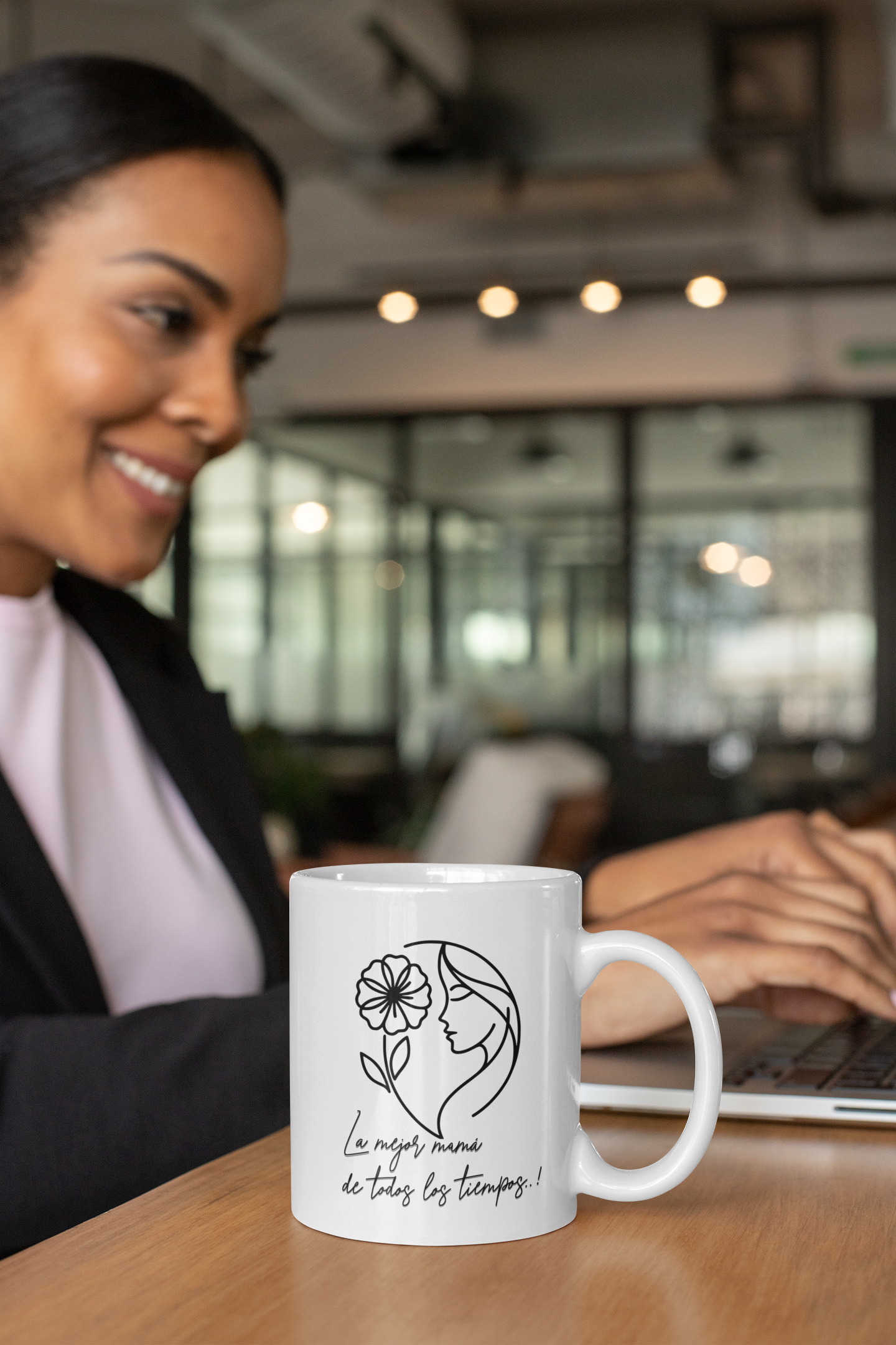 Taza "La Mejor Mamá de Todos los Tiempos" - ¡El Regalo Perfecto para Celebrar a Mamá!