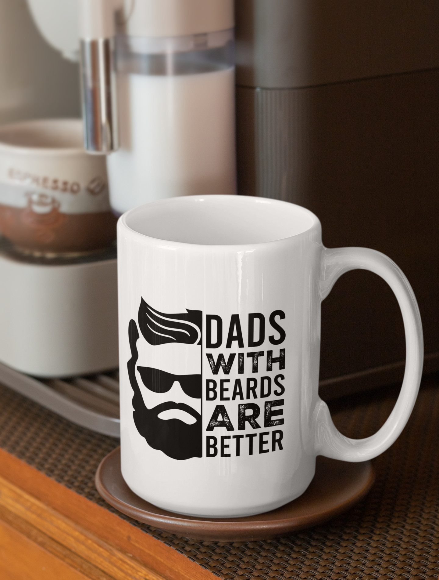 "Taza 'Papá con Barba es Mejor': El Regalo Audaz y Divertido para Celebrar a Papá"