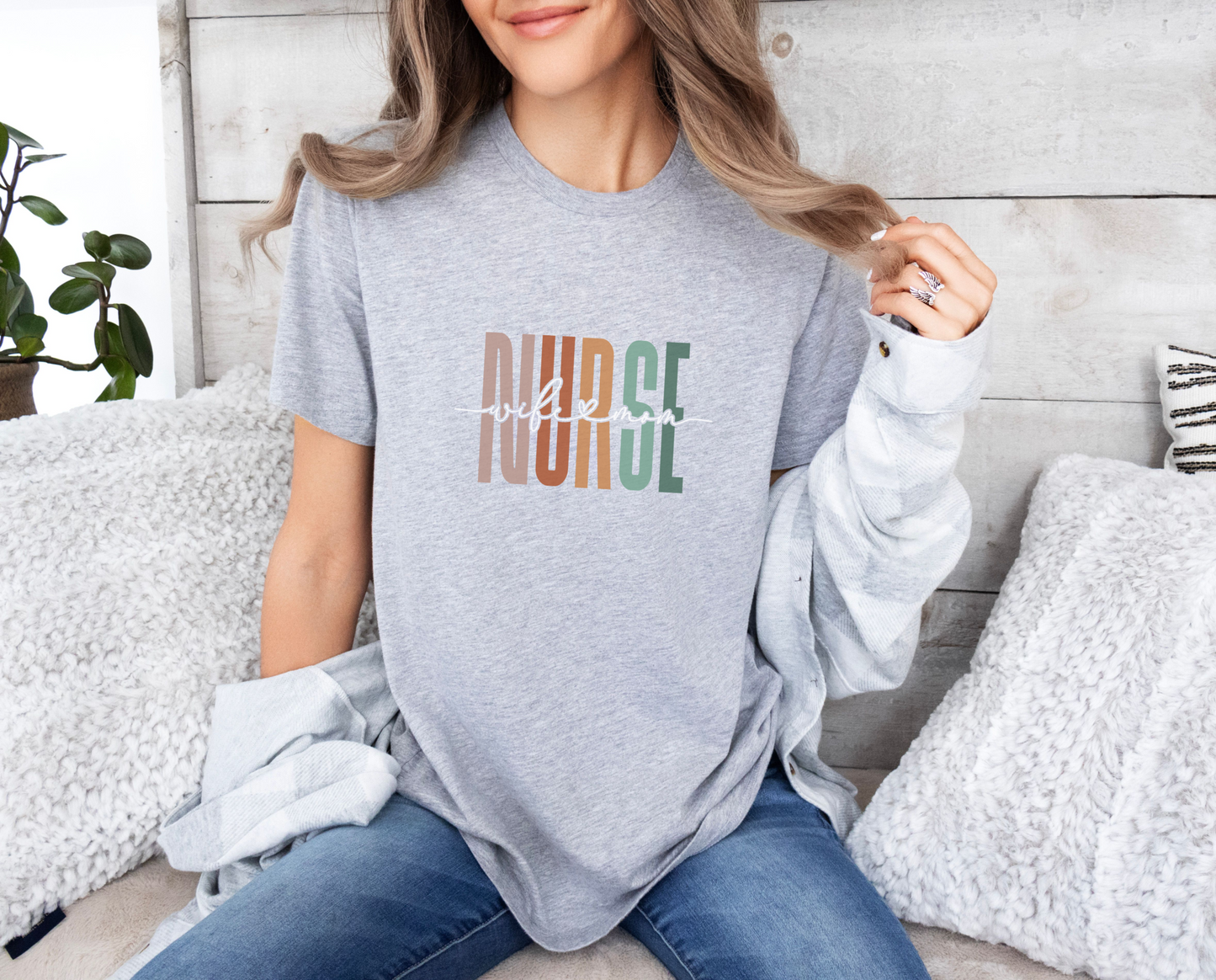 "¡Celebra tu fuerza con nuestra camiseta de enfermera, madre y esposa!