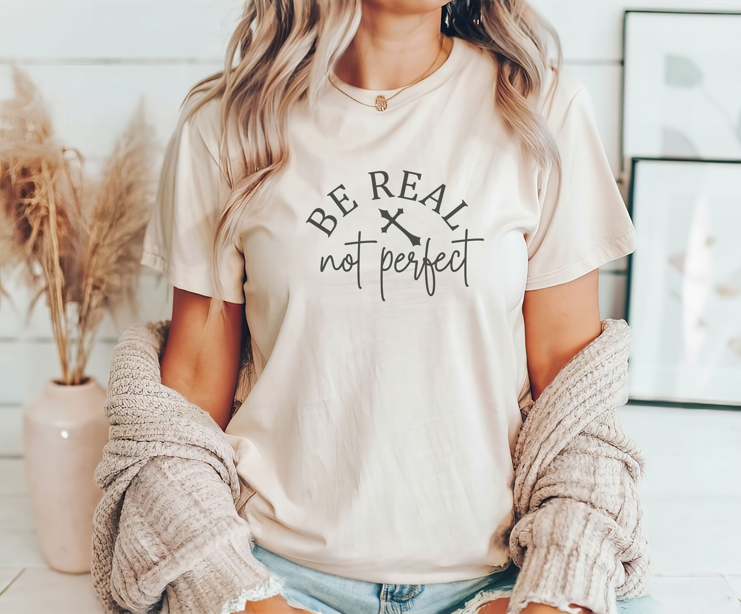 "Deja que tu autenticidad brille con nuestra camiseta 'Be Real, Not Perfect!