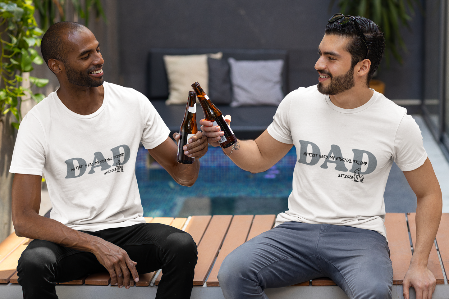 ¡Descubre nuestra icónica camiseta "Padre: mi primer héroe, mi eterno amigo" diseñada para destacar en tu armario! "Camiseta 'Padre: mi primer héroe, mi eterno amigo'