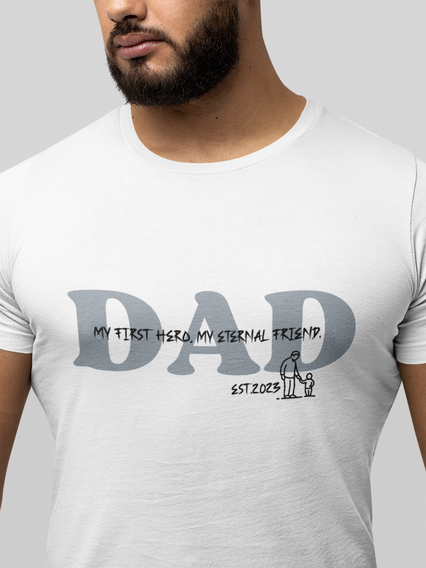 ¡Descubre nuestra icónica camiseta "Padre: mi primer héroe, mi eterno amigo" diseñada para destacar en tu armario! "Camiseta 'Padre: mi primer héroe, mi eterno amigo'