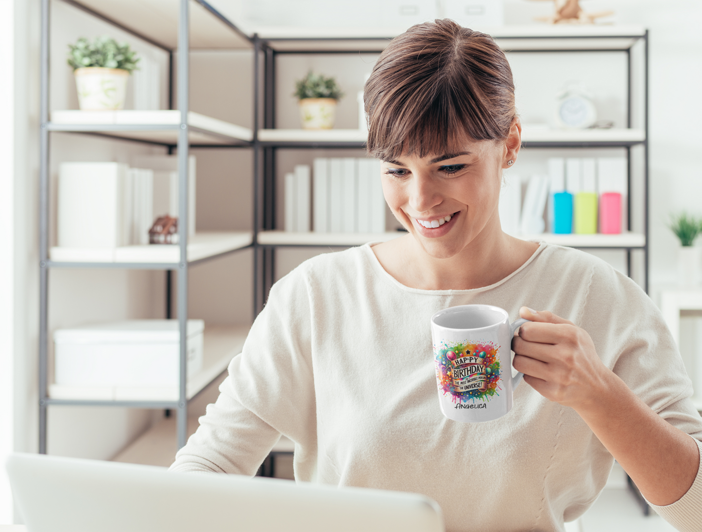 "¡Celebra el Cumpleaños con una Taza Personalizada! 🎉" ¡Celebra el cumpleaños de esa persona especial con nuestra taza única!