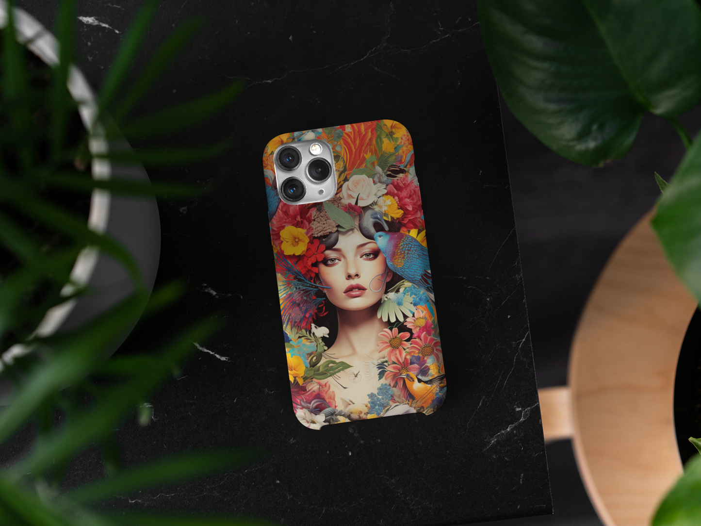 🌳🌸 ¡Embellece tu teléfono con nuestra funda de diseño de mujer entre flores! 📱🌸