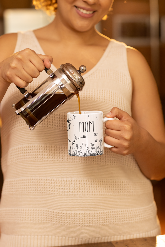 "Transforma Cada Sorbo en un Recuerdo Inolvidable con Nuestra Elegante Taza Personalizada para Mamá – ¡El Regalo Perfecto para Cada Ocasión!"