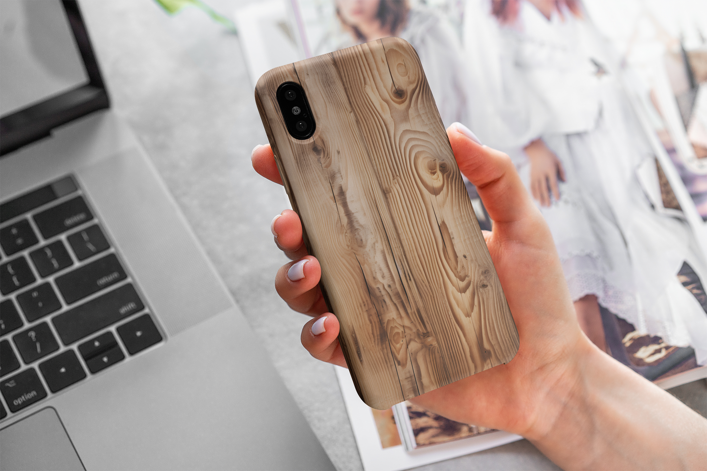 🌳✨ ¡Eleva tu estilo con nuestra funda de teléfono de diseño en madera! 📱🌳